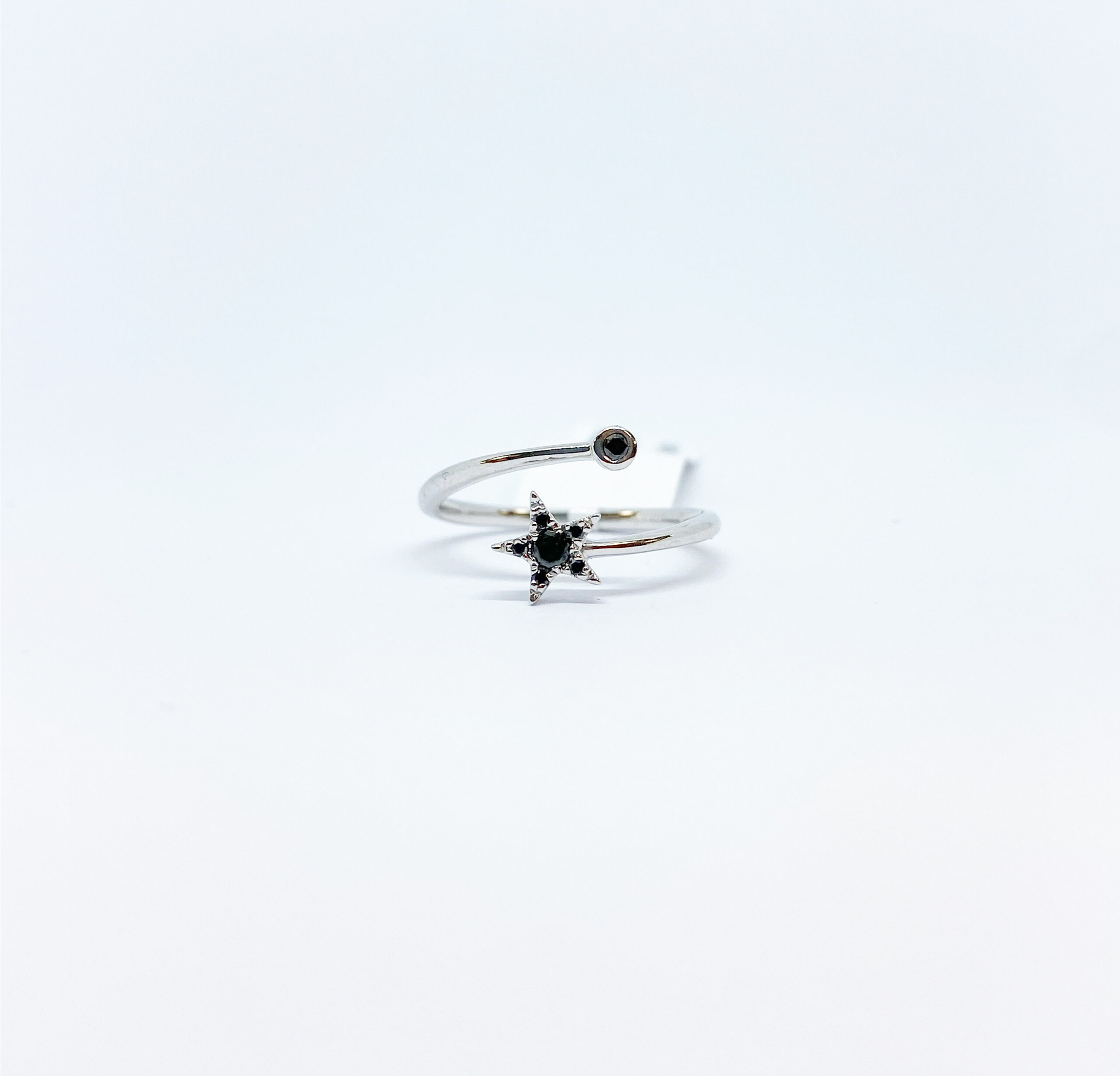 Anillo Estrella de Diamante Negro