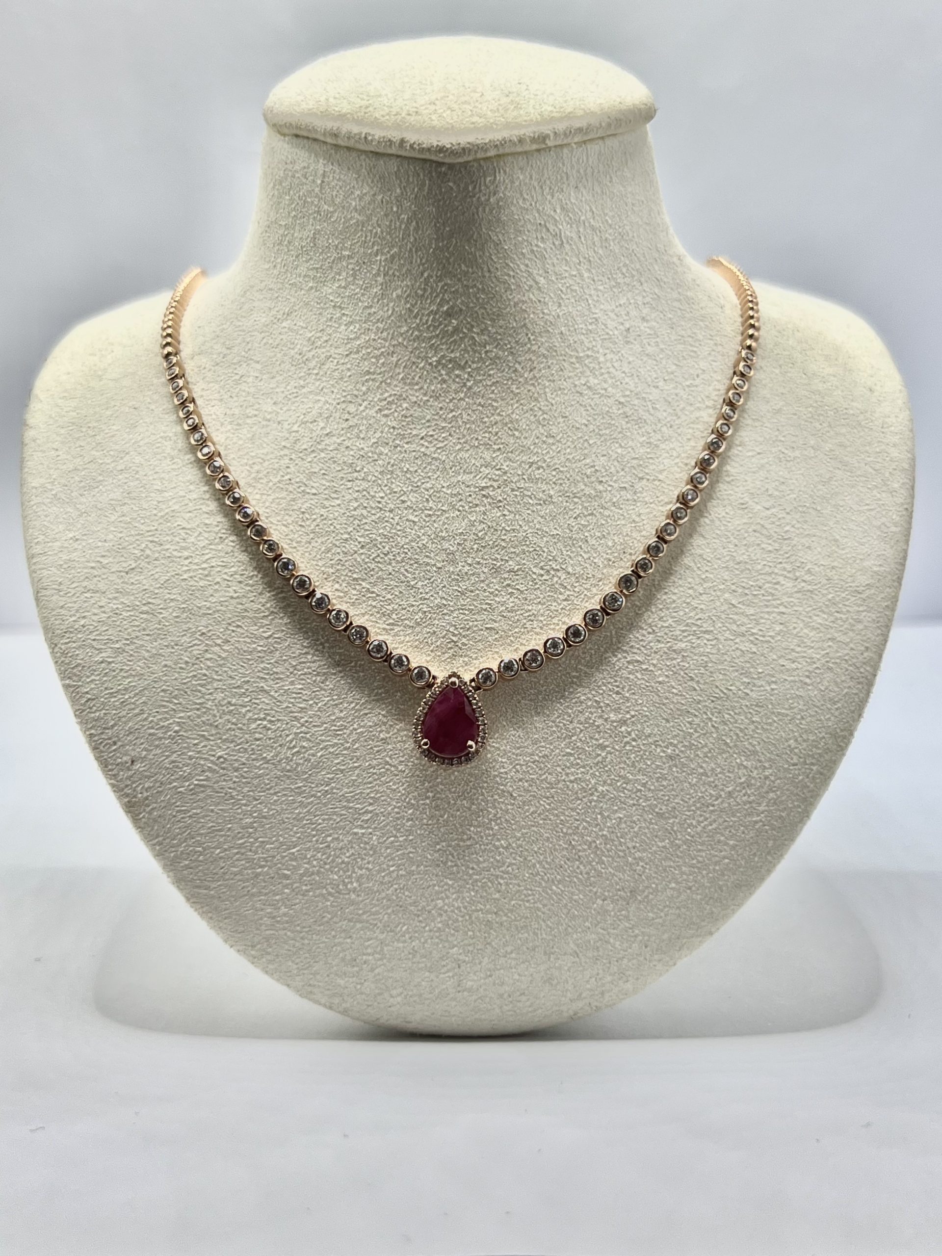 Gargantilla Gota de Rubi con Diamantes