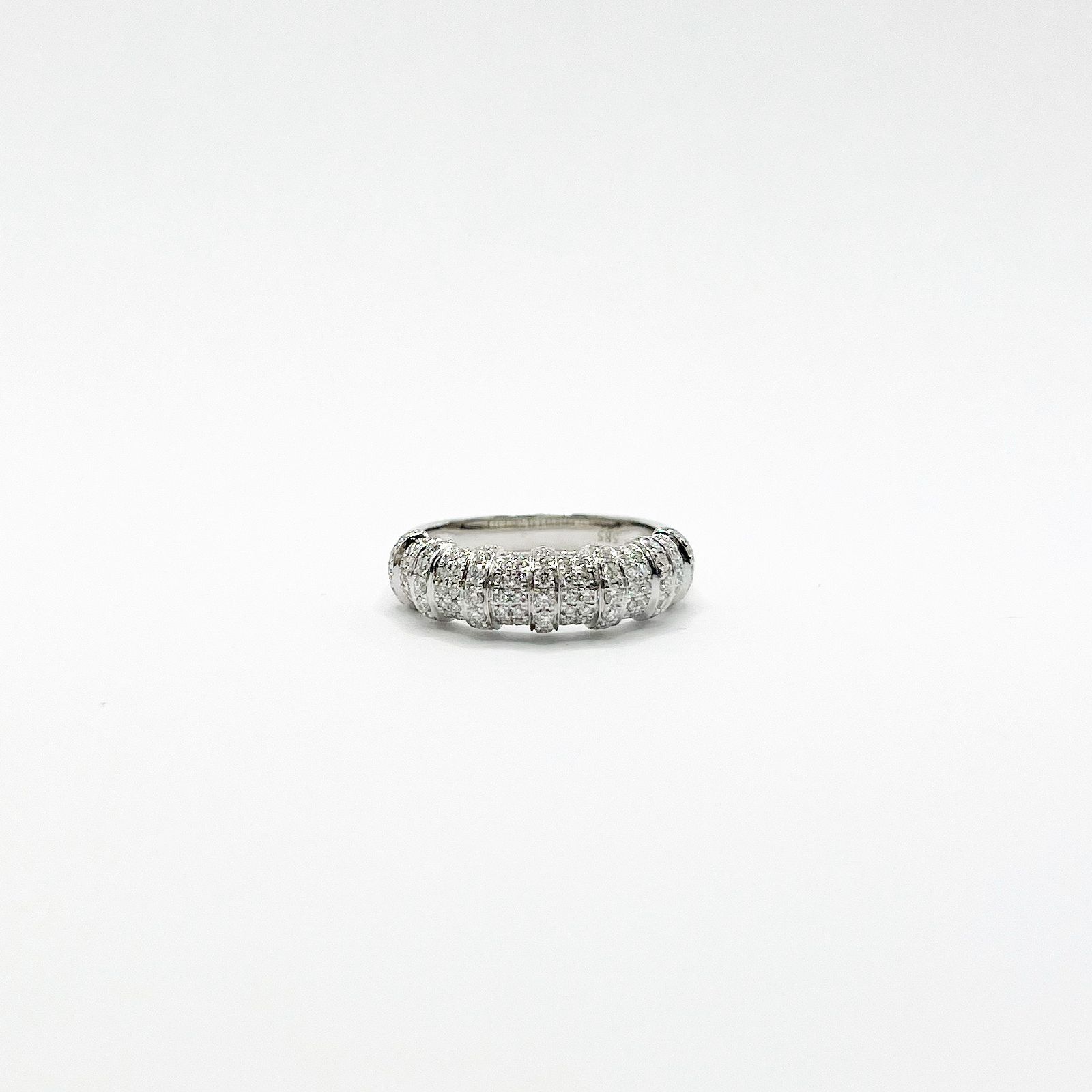 Anillo Con Diamantes