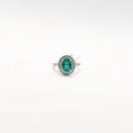 Anillo Esmeralda Oval Con Halo Doble De Diamantes