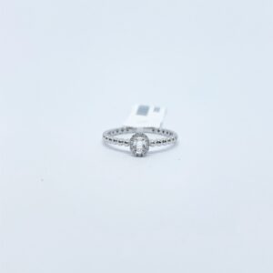 Anillo Oval Topacio Blanco