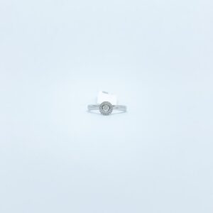 Anillo Redondo Con Diamante y Halo
