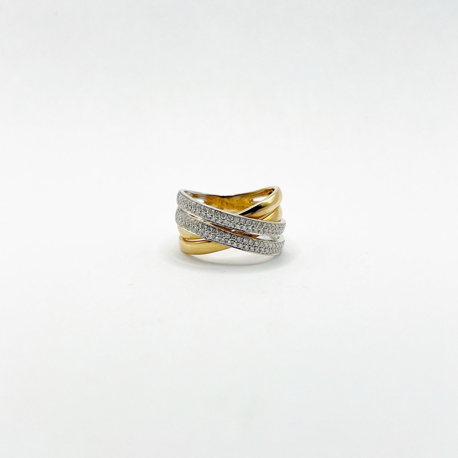 Anillo Lineas Cruzadas Con Diamantes