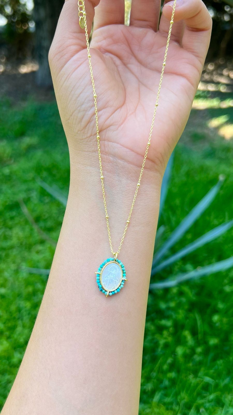 Cadena Con Dije Virgen Milagrosa y Turquesa