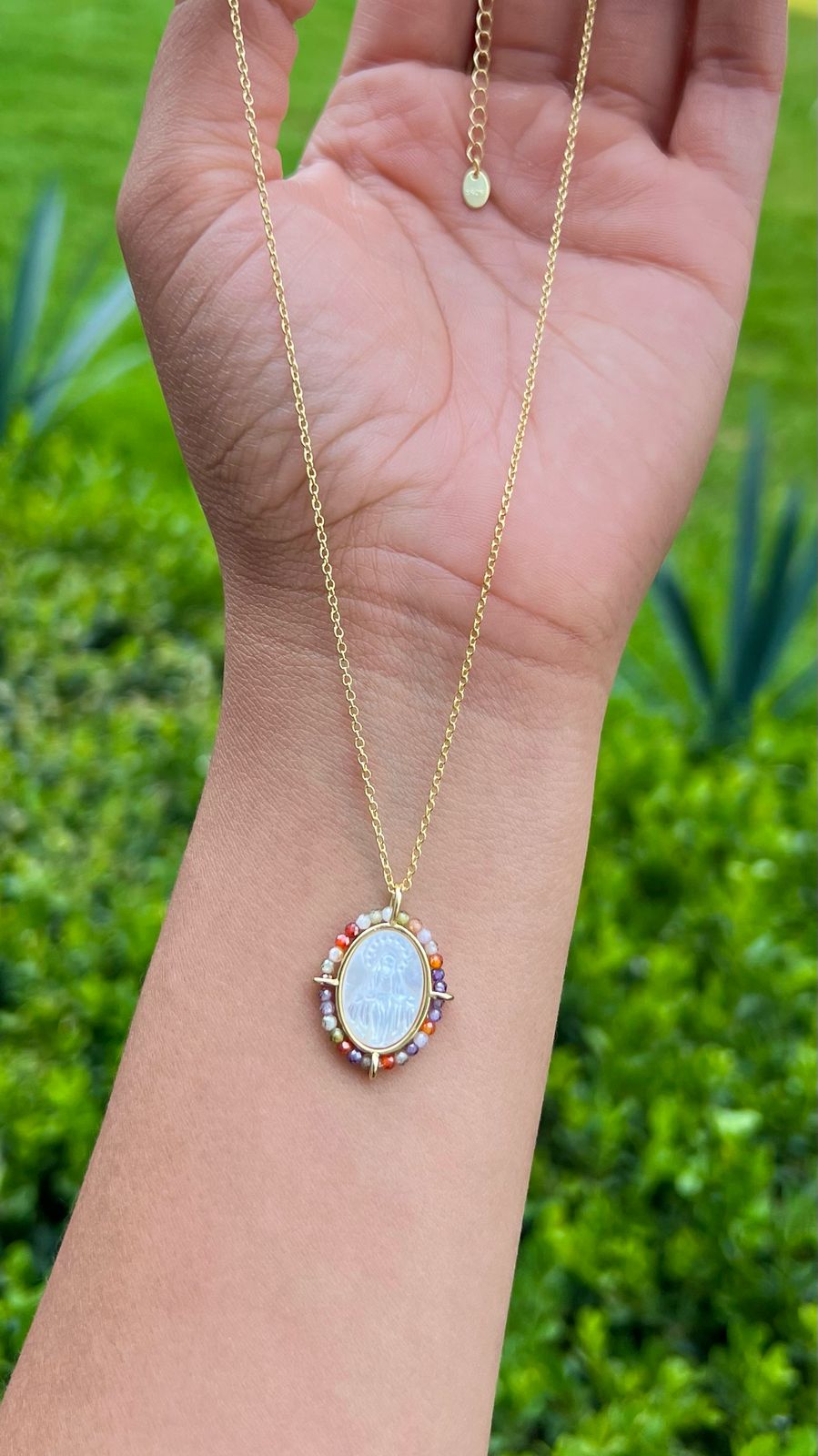 Cadena Con Dije Virgen Milagrosa y Zirconia