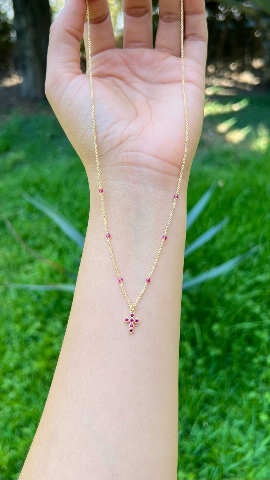 Collar Cruz Con Zirconias Rojas