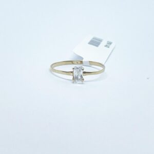Anillo 10K Con Zirconia