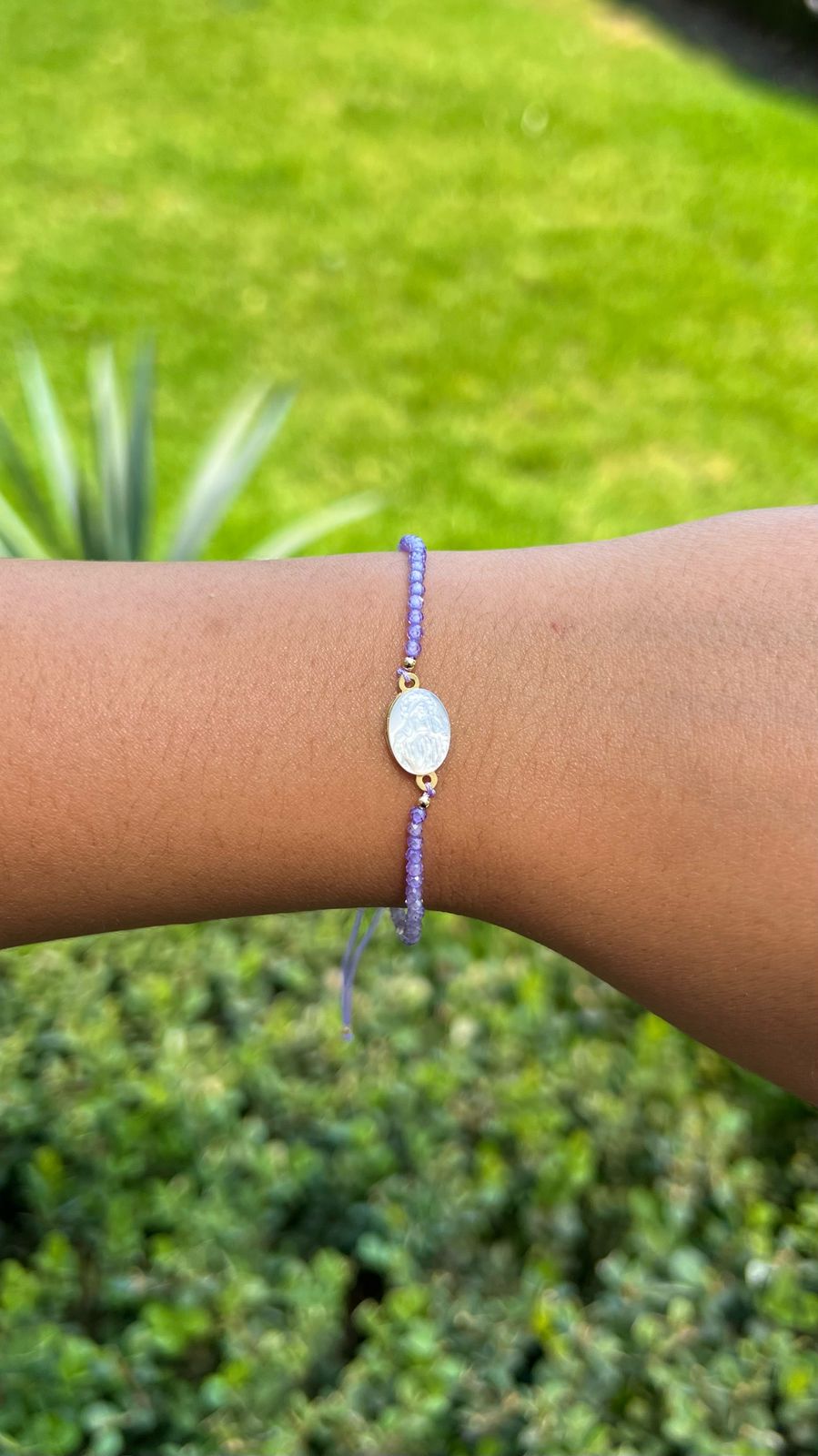 Pulsera Virgen Milagrosa y Amatista