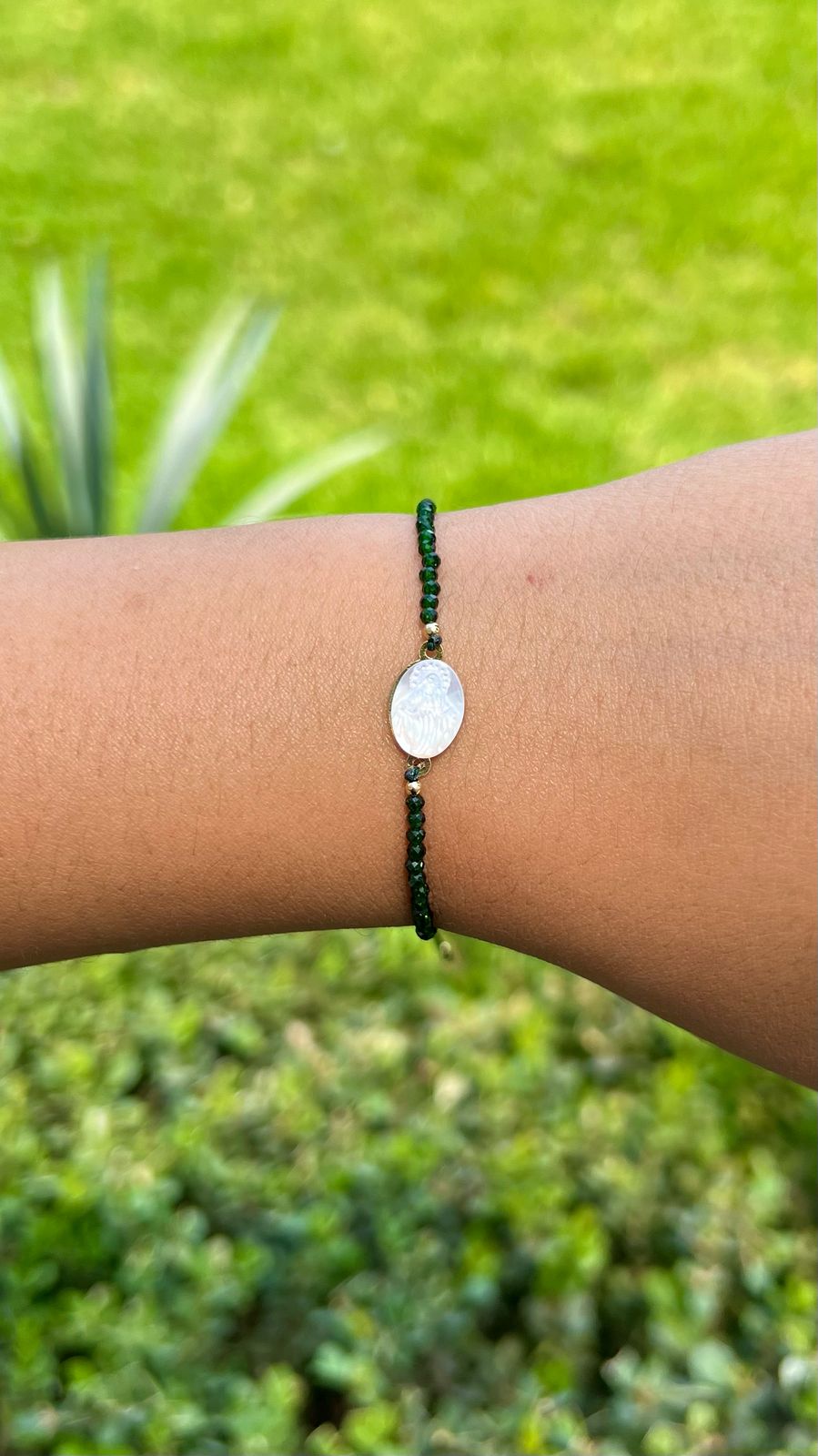 Pulsera Virgen Milagrosa y Esmeraldas
